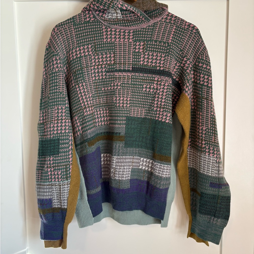 Stylish Hooded Sweater in Green, Pink, and Tan